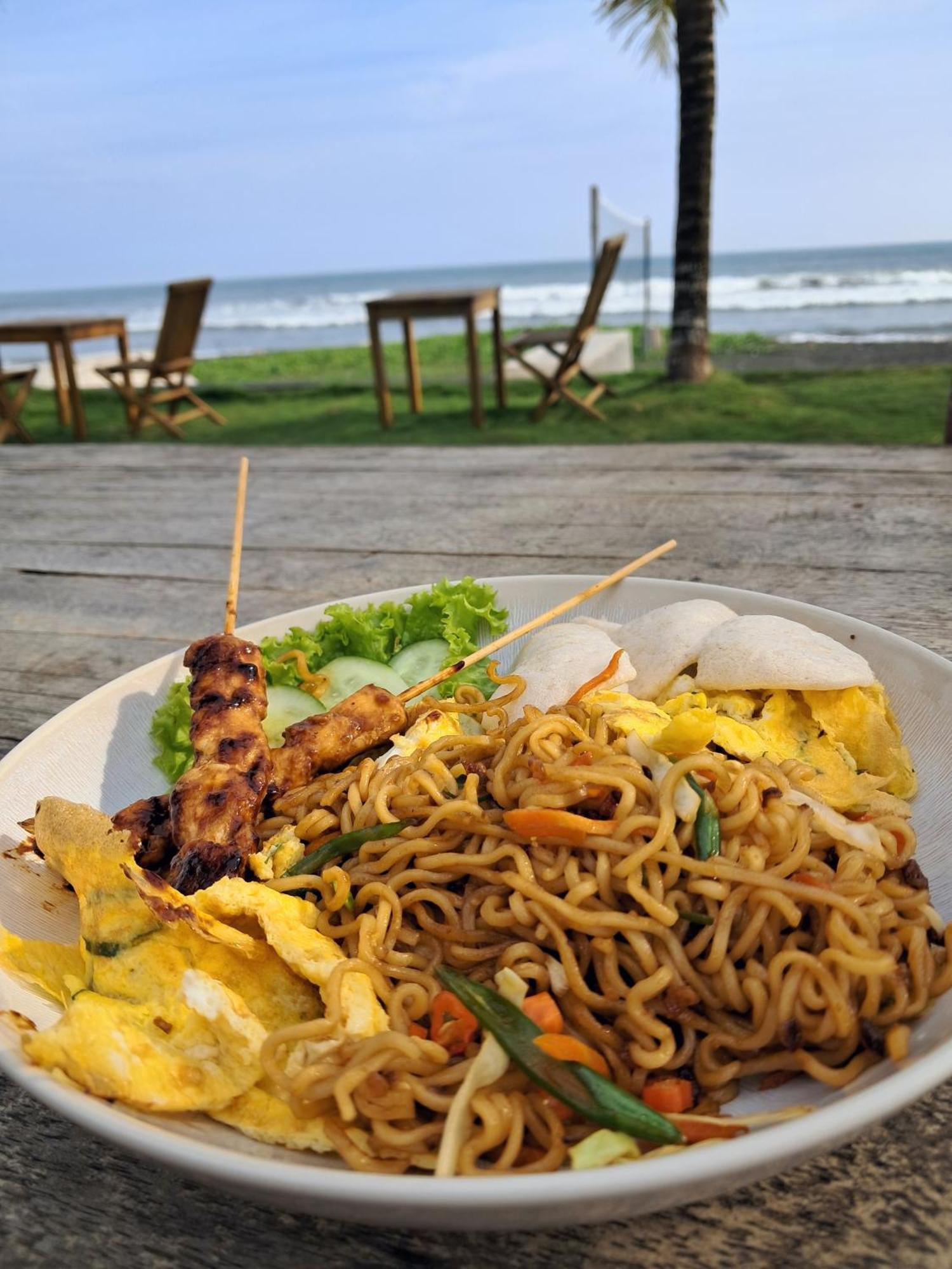 West Break Bali - Medewi Hotel Airsatang Eksteriør billede